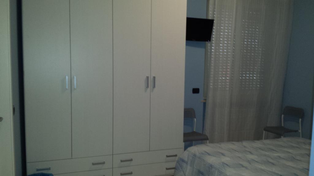 Sony Affittacamere Desenzano del Garda Room photo